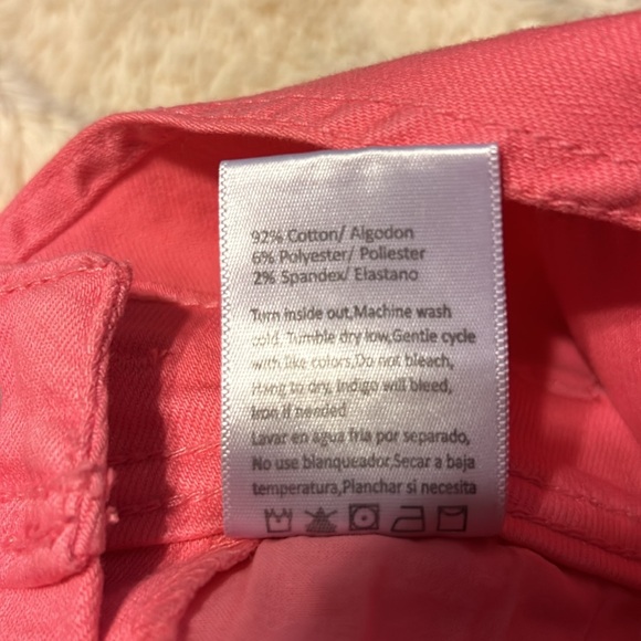 Risen hot pink distressed cropped overalls. Size small - Picture 9 of 9